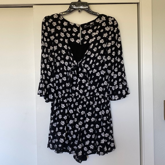 Abercrombie & Fitch size Medium Romper - Picture 2 of 3